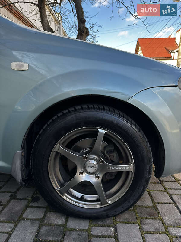 Хэтчбек Chevrolet Lacetti 2004 в Львове