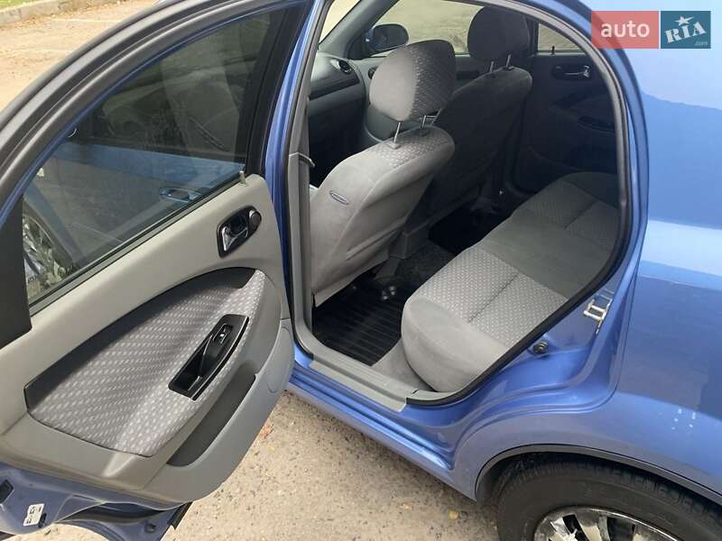 Хэтчбек Chevrolet Lacetti 2005 в Запорожье фото 7 Хэтчбек Chevrolet Lacetti 2005 в Запорожье