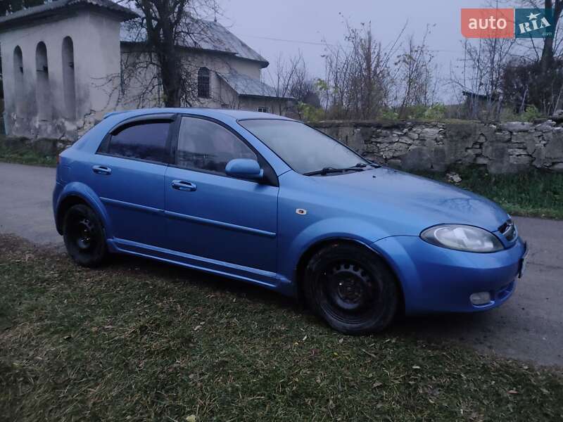 Хэтчбек Chevrolet Lacetti 2005 в Тлумаче фото 3 Хэтчбек Chevrolet Lacetti 2005 в Тлумаче