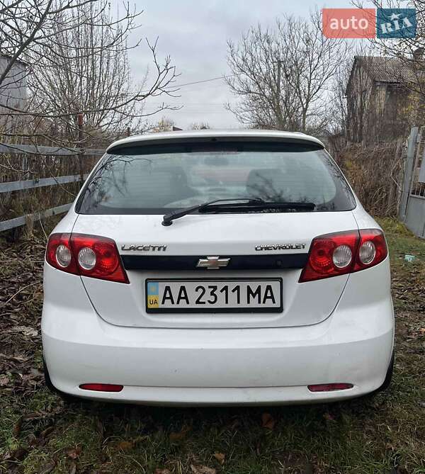 Хэтчбек Chevrolet Lacetti 2012 в Киеве