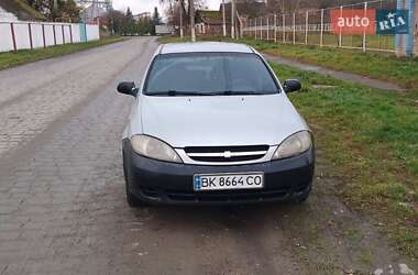 Хетчбек Chevrolet Lacetti 2004 в Сарнах