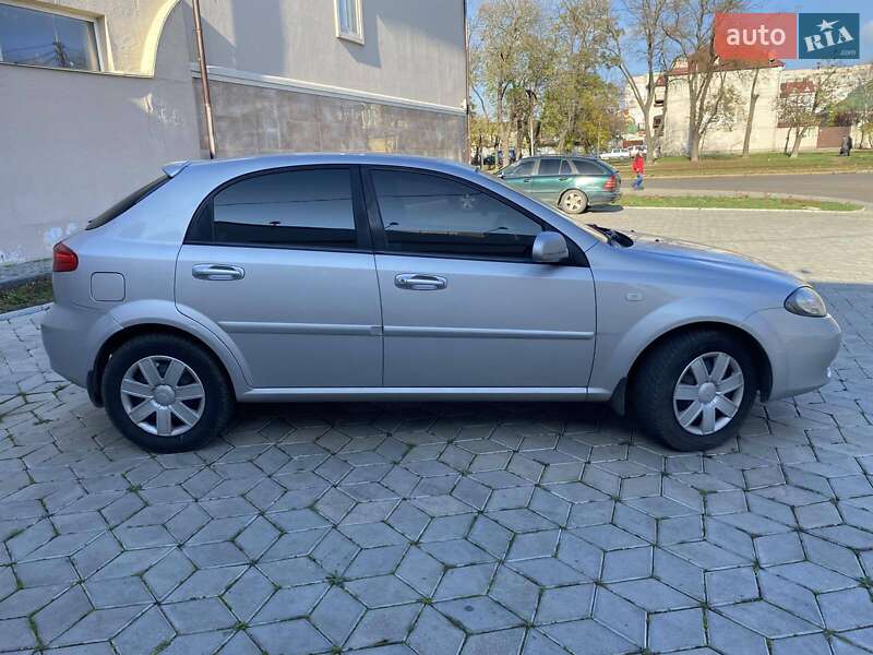 Хэтчбек Chevrolet Lacetti 2007 в Николаеве фото 8 Хэтчбек Chevrolet Lacetti 2007 в Николаеве