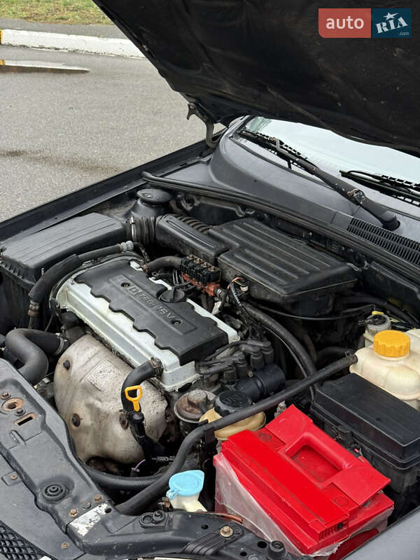 Седан Chevrolet Lacetti 2005 в Киеве