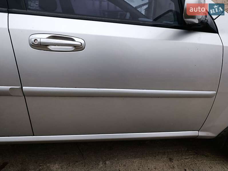 Универсал Chevrolet Lacetti 2006 в Киеве фото 17 Универсал Chevrolet Lacetti 2006 в Киеве