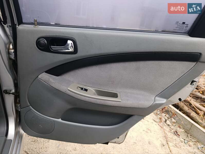Универсал Chevrolet Lacetti 2006 в Киеве фото 46 Универсал Chevrolet Lacetti 2006 в Киеве