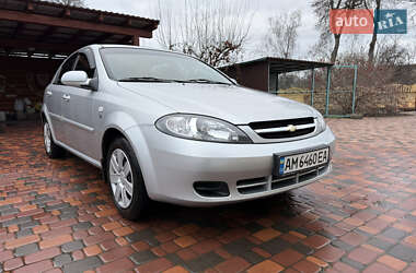 Хэтчбек Chevrolet Lacetti 2011 в Житомире