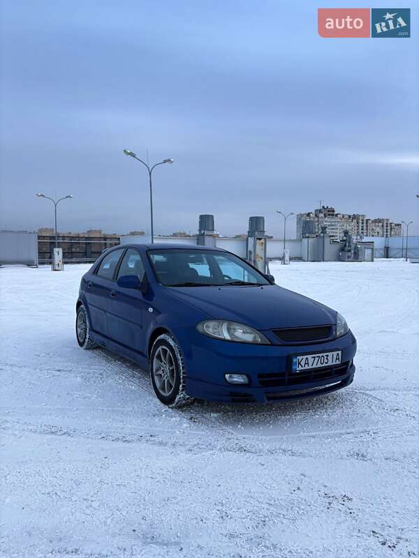 Хетчбек Chevrolet Lacetti 2007 в Києві фото 2 Хетчбек Chevrolet Lacetti 2007 в Києві