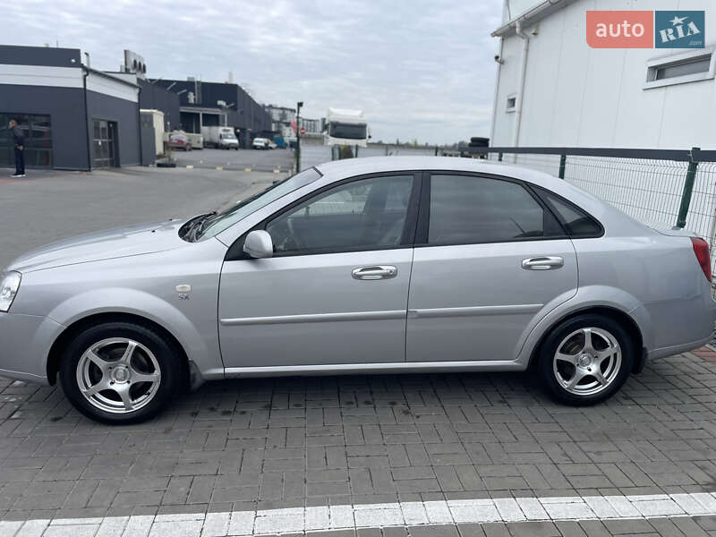 Седан Chevrolet Lacetti 2005 в Киеве