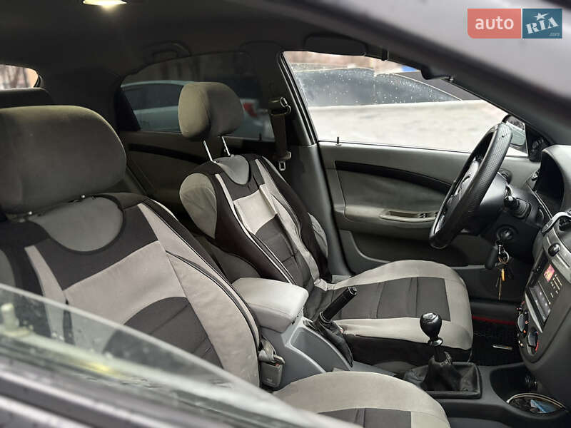 Хэтчбек Chevrolet Lacetti 2005 в Запорожье