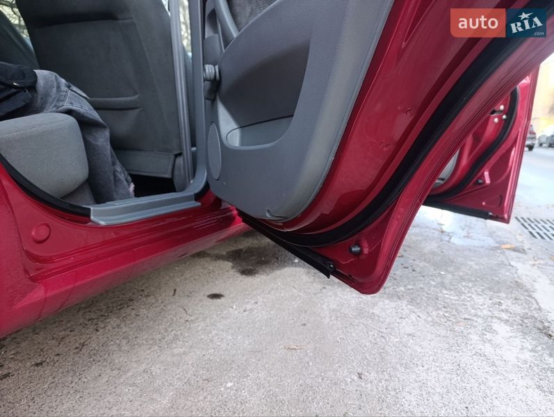 Седан Chevrolet Lacetti 2011 в Киеве