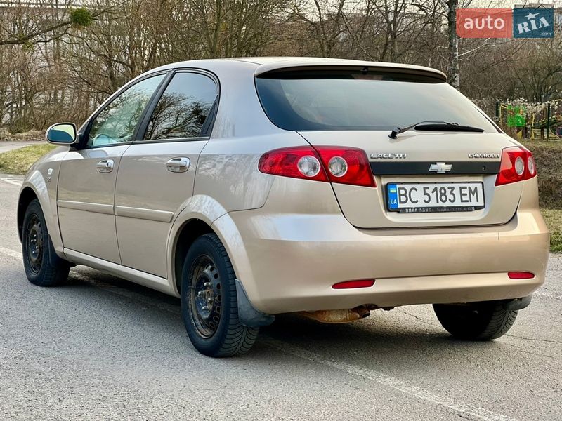 Хэтчбек Chevrolet Lacetti 2011 в Львове