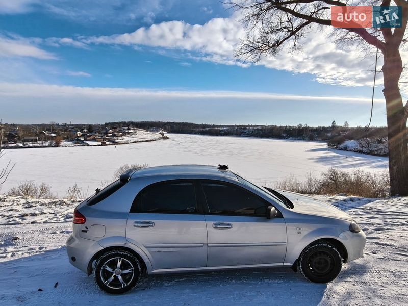 Хэтчбек Chevrolet Lacetti 2007 в Житомире фото Хэтчбек Chevrolet Lacetti 2007 в Житомире