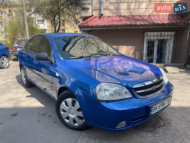 Седан Chevrolet Lacetti 2005 в Ровно