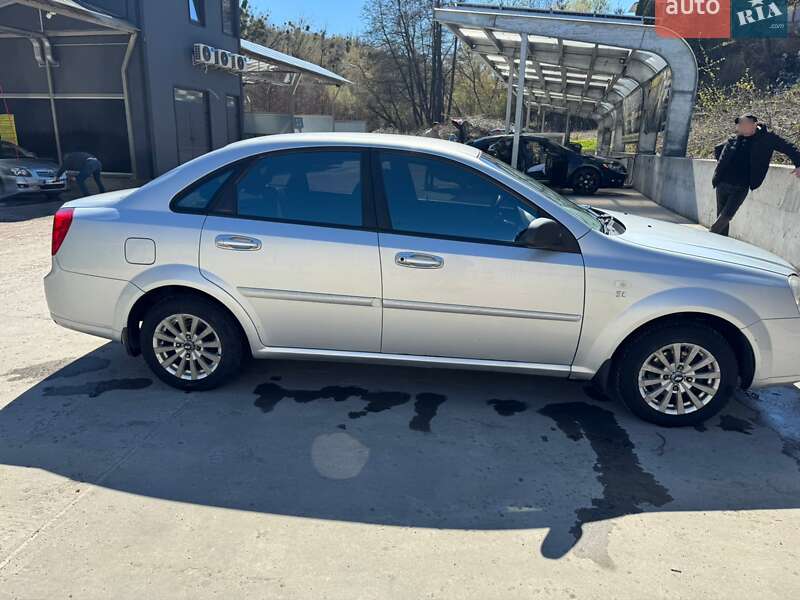 Седан Chevrolet Lacetti 2007 в Киеве