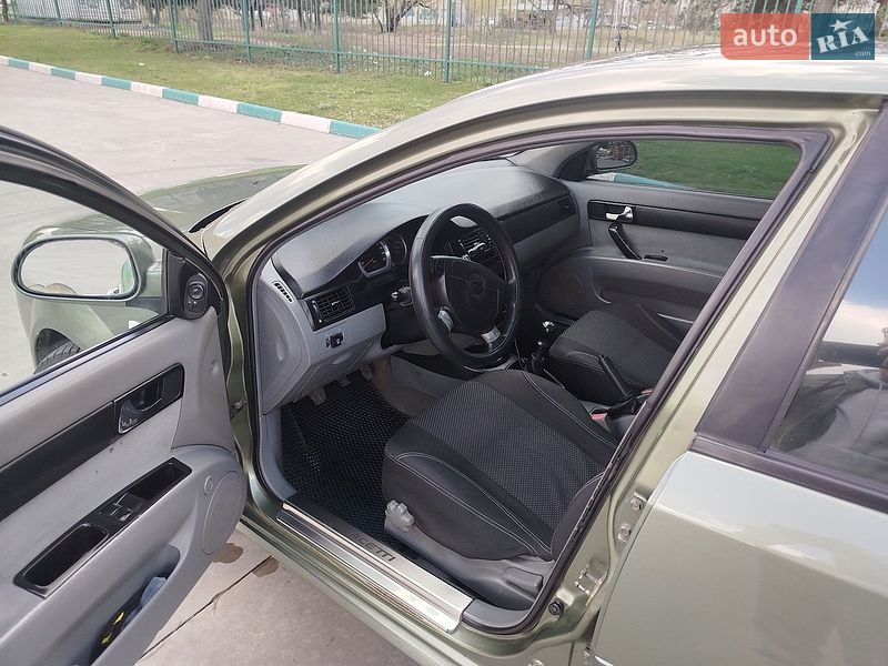 Седан Chevrolet Lacetti 2004 в Павлограде