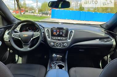 Седан Chevrolet Malibu 2017 в Івано-Франківську