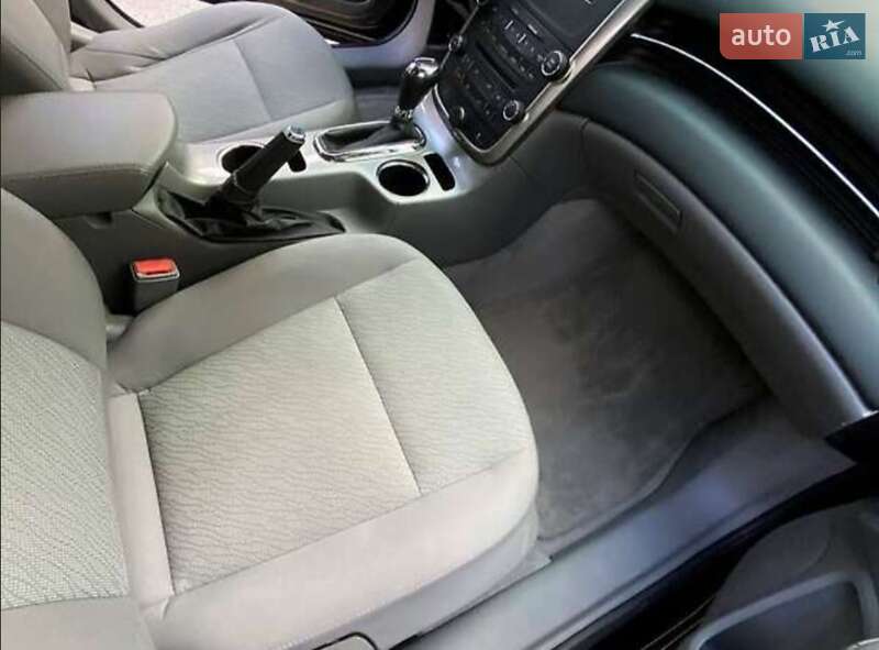 Седан Chevrolet Malibu 2014 в Ужгороді