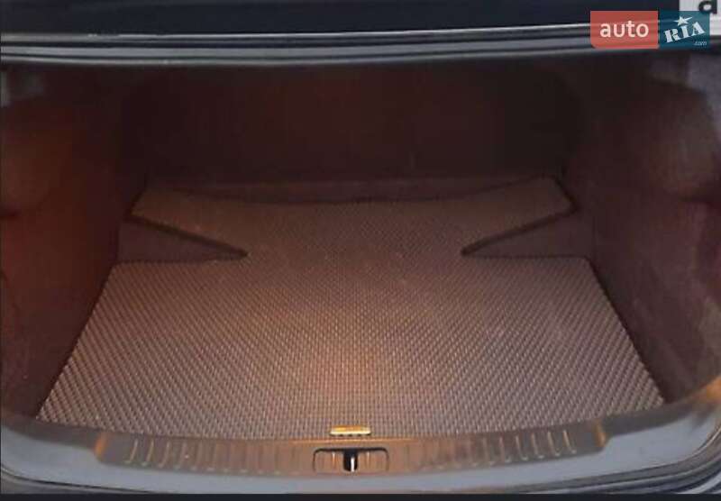 Седан Chevrolet Malibu 2014 в Ужгороді