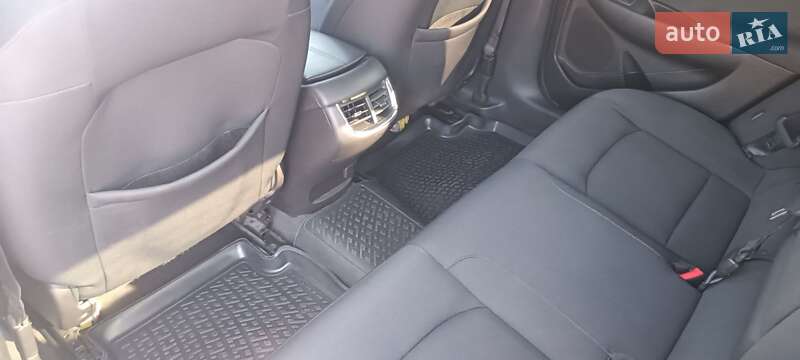 Седан Chevrolet Malibu 2016 в Києві