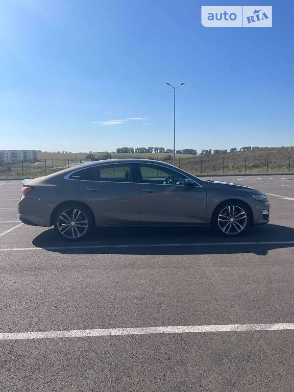 Седан Chevrolet Malibu 2019 в Ровно