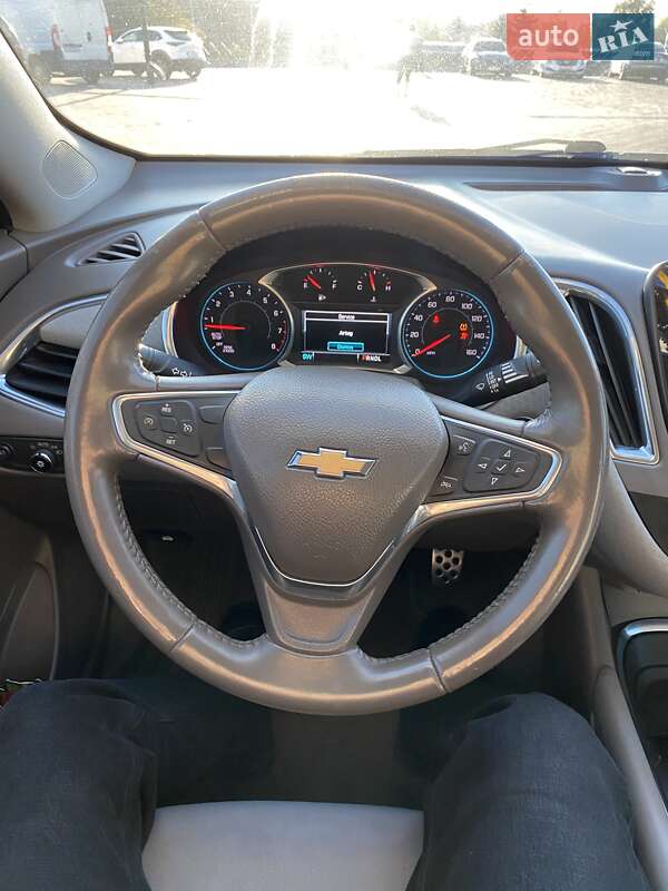 Седан Chevrolet Malibu 2015 в Киеве