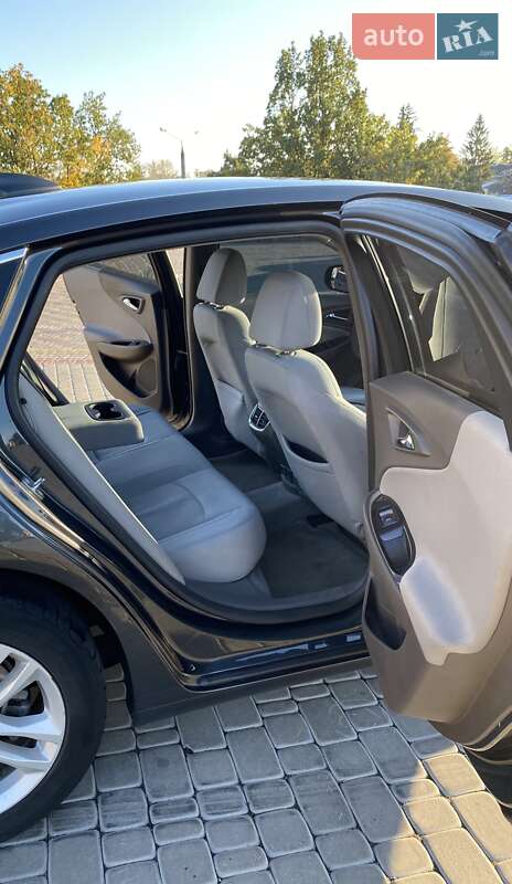 Седан Chevrolet Malibu 2015 в Киеве