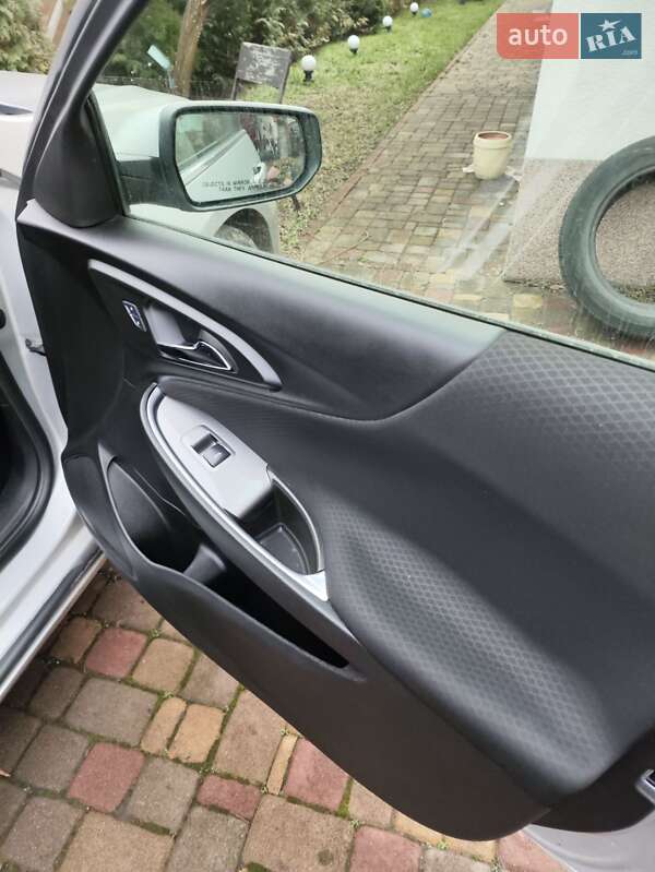 Седан Chevrolet Malibu 2016 в Вышгороде