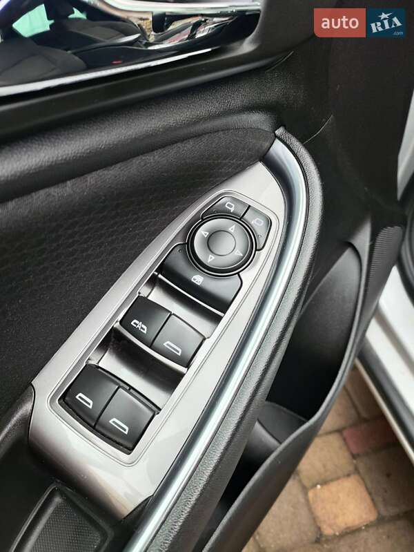 Седан Chevrolet Malibu 2016 в Вышгороде