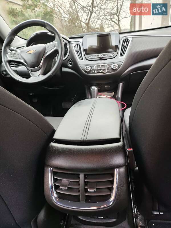 Седан Chevrolet Malibu 2016 в Вышгороде