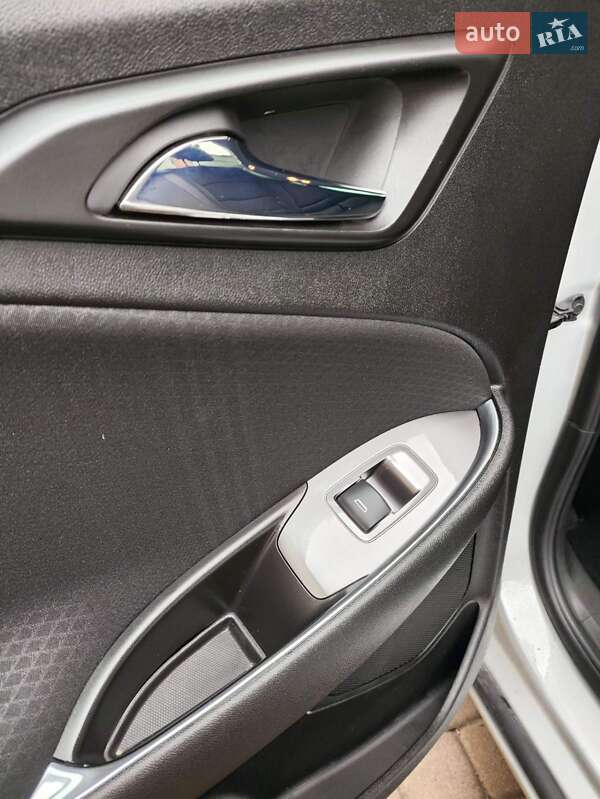 Седан Chevrolet Malibu 2016 в Вышгороде