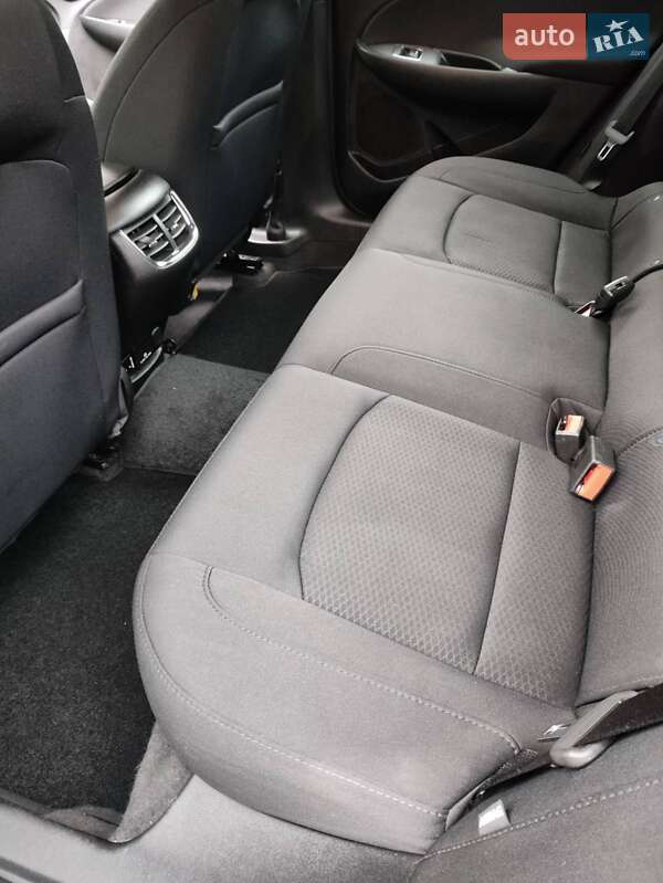 Седан Chevrolet Malibu 2016 в Вышгороде