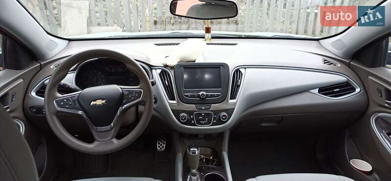 Седан Chevrolet Malibu 2016 в Шаргороде