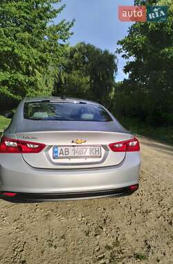 Седан Chevrolet Malibu 2016 в Виннице