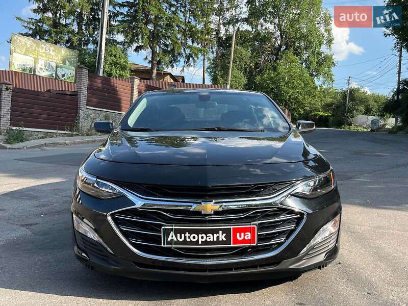 Седан Chevrolet Malibu 2020 в Львові