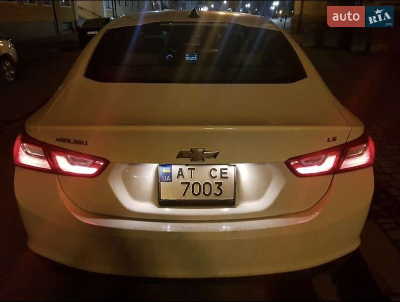 Седан Chevrolet Malibu 2016 в Івано-Франківську