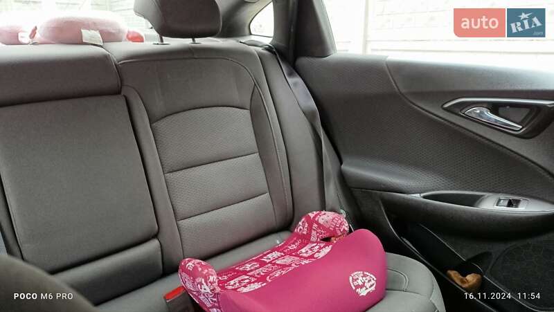 Седан Chevrolet Malibu 2018 в Черкасах