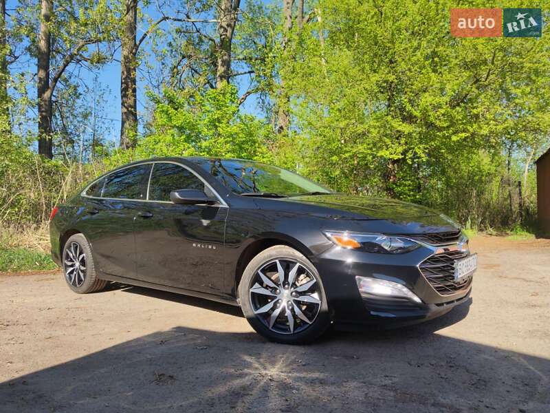Седан Chevrolet Malibu 2022 в Львові