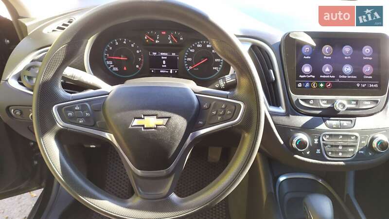 Седан Chevrolet Malibu 2022 в Львові