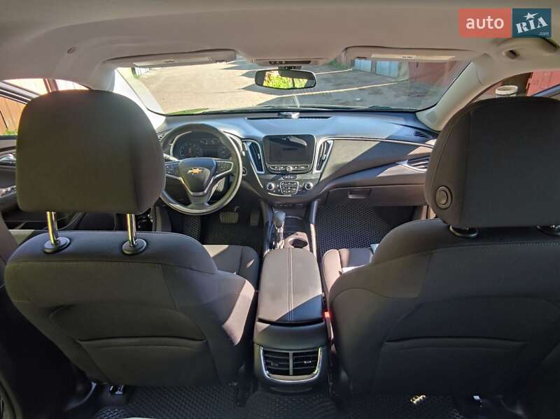 Седан Chevrolet Malibu 2022 в Львові
