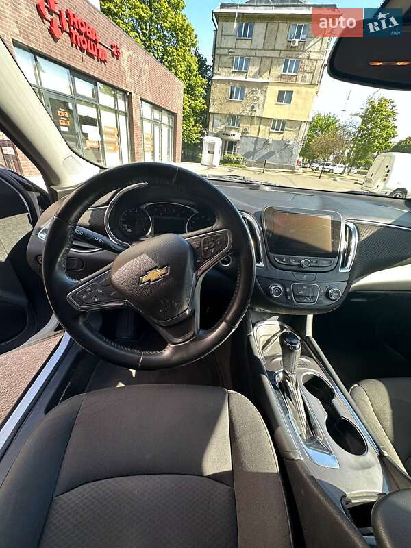 Седан Chevrolet Malibu 2017 в Дніпрі