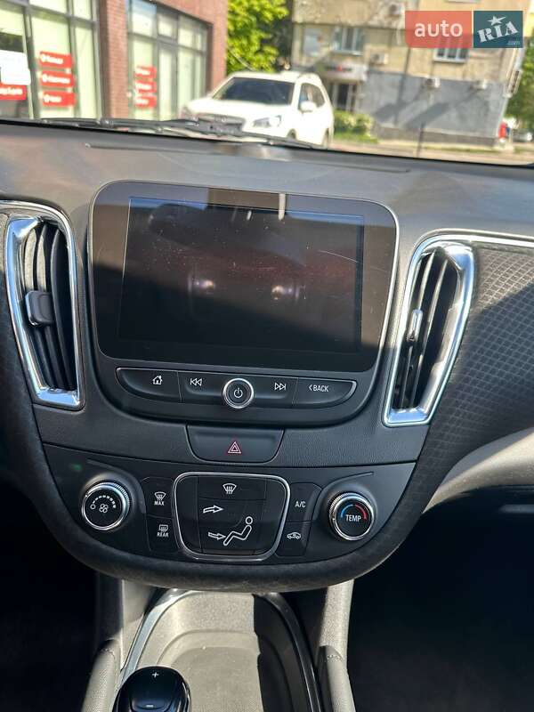 Седан Chevrolet Malibu 2017 в Дніпрі
