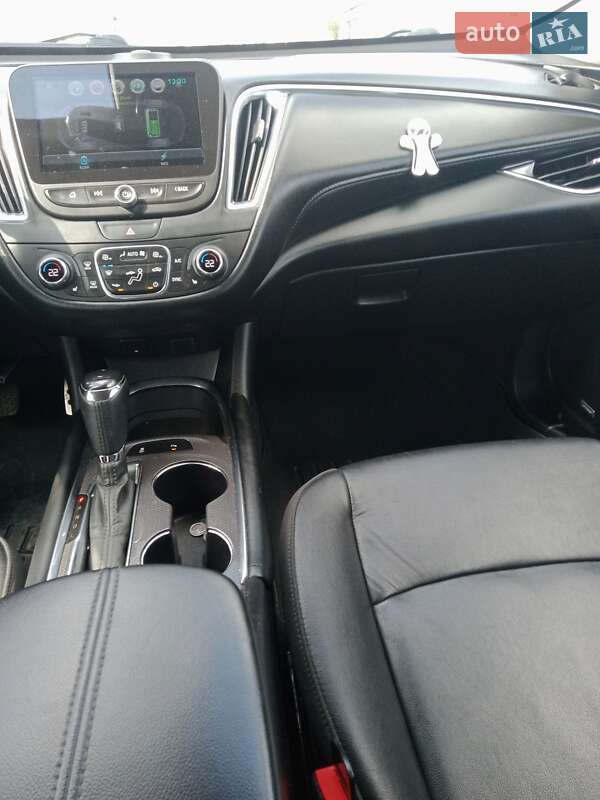 Седан Chevrolet Malibu 2016 в Володимирі