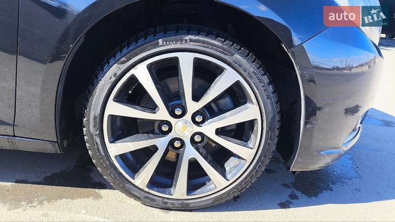 Седан Chevrolet Malibu 2015 в Жашківу