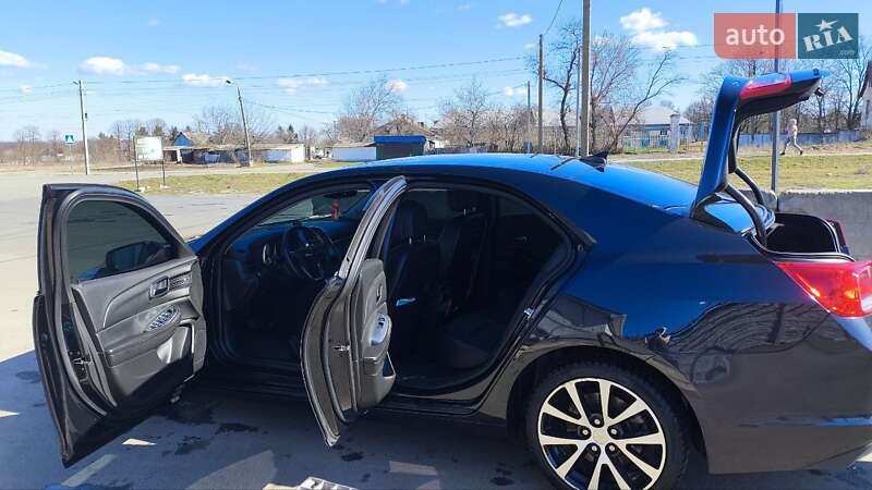 Седан Chevrolet Malibu 2015 в Жашківу