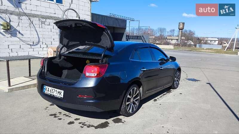 Седан Chevrolet Malibu 2015 в Жашківу