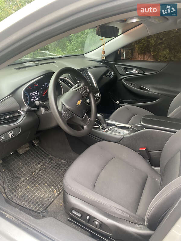 Седан Chevrolet Malibu 2017 в Киеве
