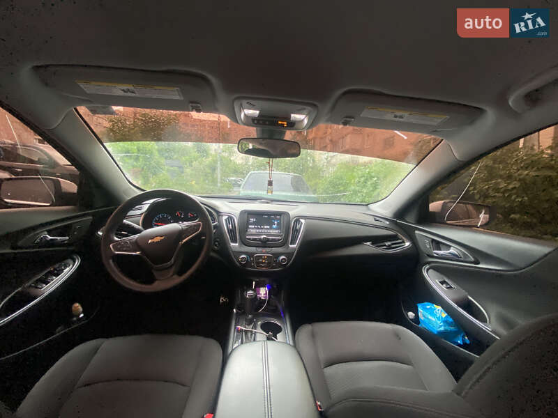 Седан Chevrolet Malibu 2017 в Киеве