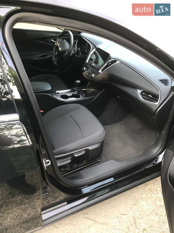 Седан Chevrolet Malibu 2015 в Днепре