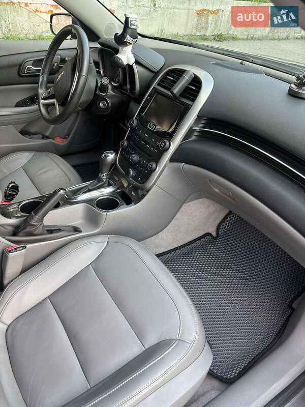 Седан Chevrolet Malibu 2014 в Запорожье