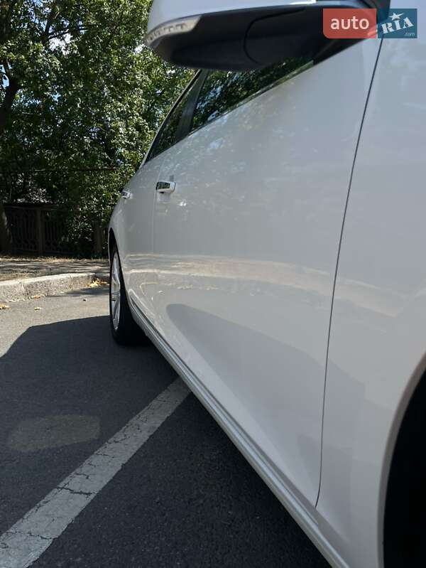 Седан Chevrolet Malibu 2013 в Николаеве